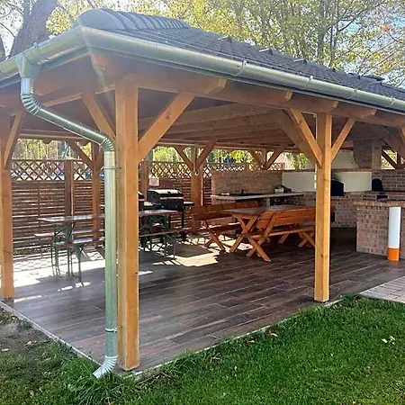 Hotel Akvarium Apartmanhazak *