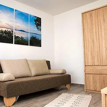 Akvarium Apartmanhazak فندق